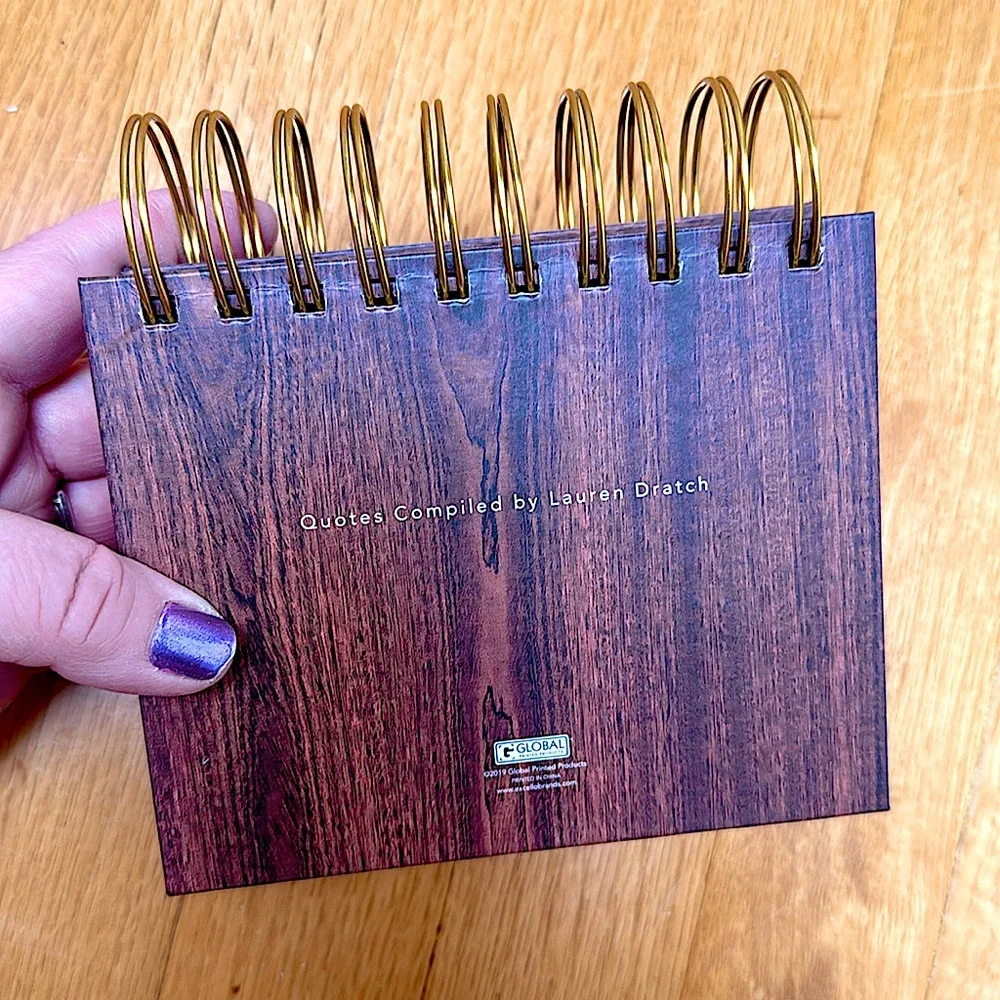 📆 Forever Filp Calendar Inspirational Quotes in Woodgrain Effect EEUC